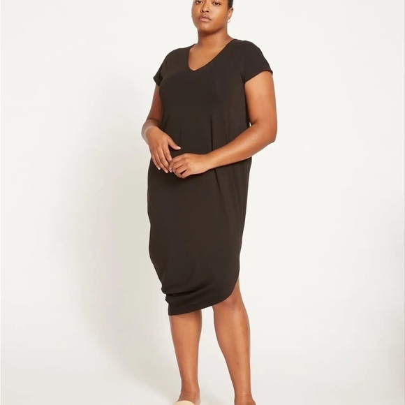 Universal Standard Iconic Geneva V-Neck Dress - Picture 1 of 13